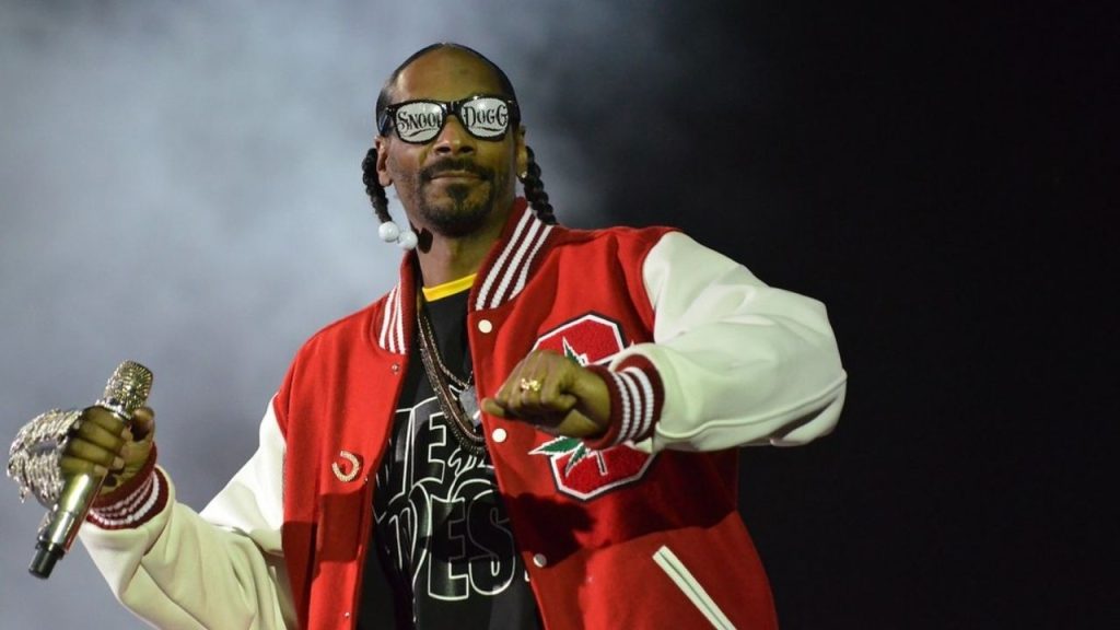Snoop Dogg Unveils Dogg House Casino with Online Poker and Sweeps Games